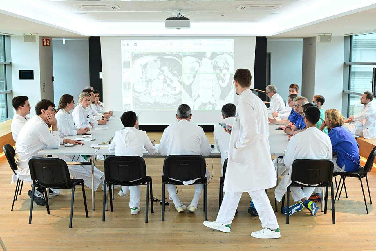 Ärzte der UKMP bei der Tumorkonferenz