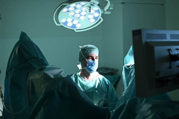 Operation bei künstlichem Schliessmuskel